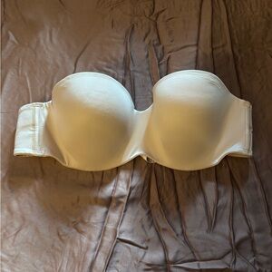 Women's Victoria Secret Strapless Bra